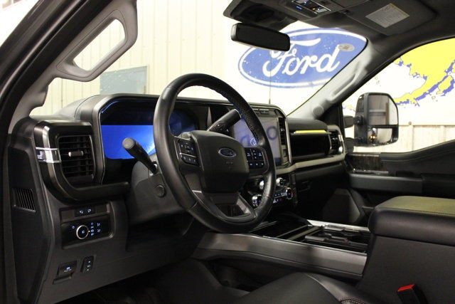 2024 Ford Super Duty F-350 DRW LARIAT