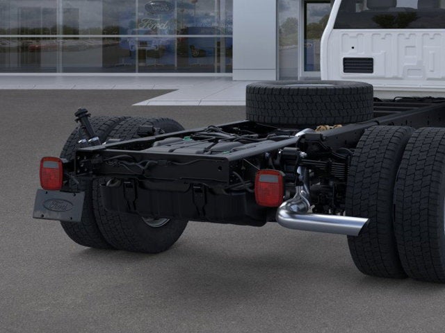 2025 Ford Super Duty F-550 DRW XL