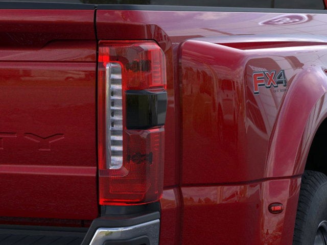 2025 Ford Super Duty F-350 DRW LARIAT