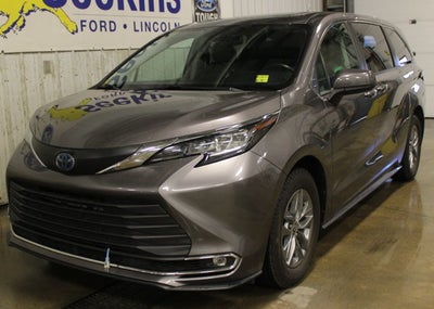 2022 Toyota Sienna XLE