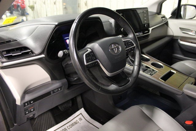 2022 Toyota Sienna XLE
