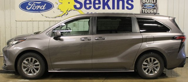 2022 Toyota Sienna XLE