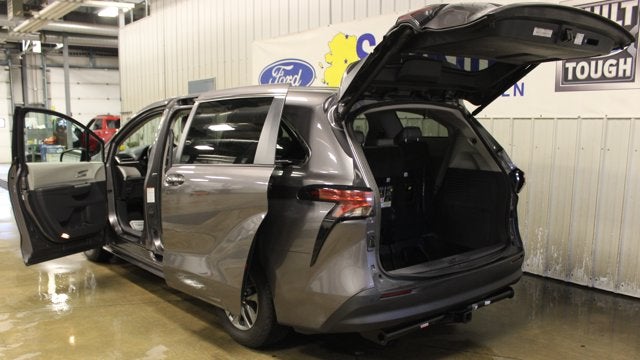 2022 Toyota Sienna XLE