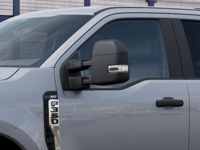 2027 Ford Super Duty F-350® XLT
